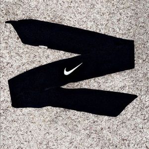 nike tie back head band!